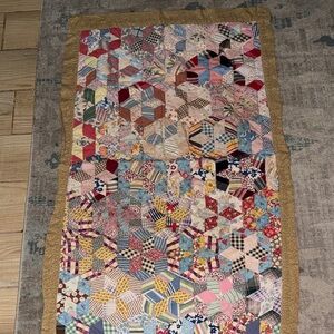 Patchwork Quilt with Multicolor Design